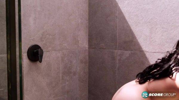 Busty Wet Beauty Kim Velez on royalboobs.com