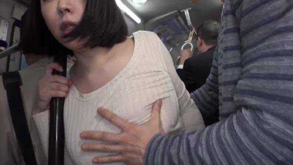 06A1723-A busty housewife with a child who was in heat on a crowded bus is raped on royalboobs.com